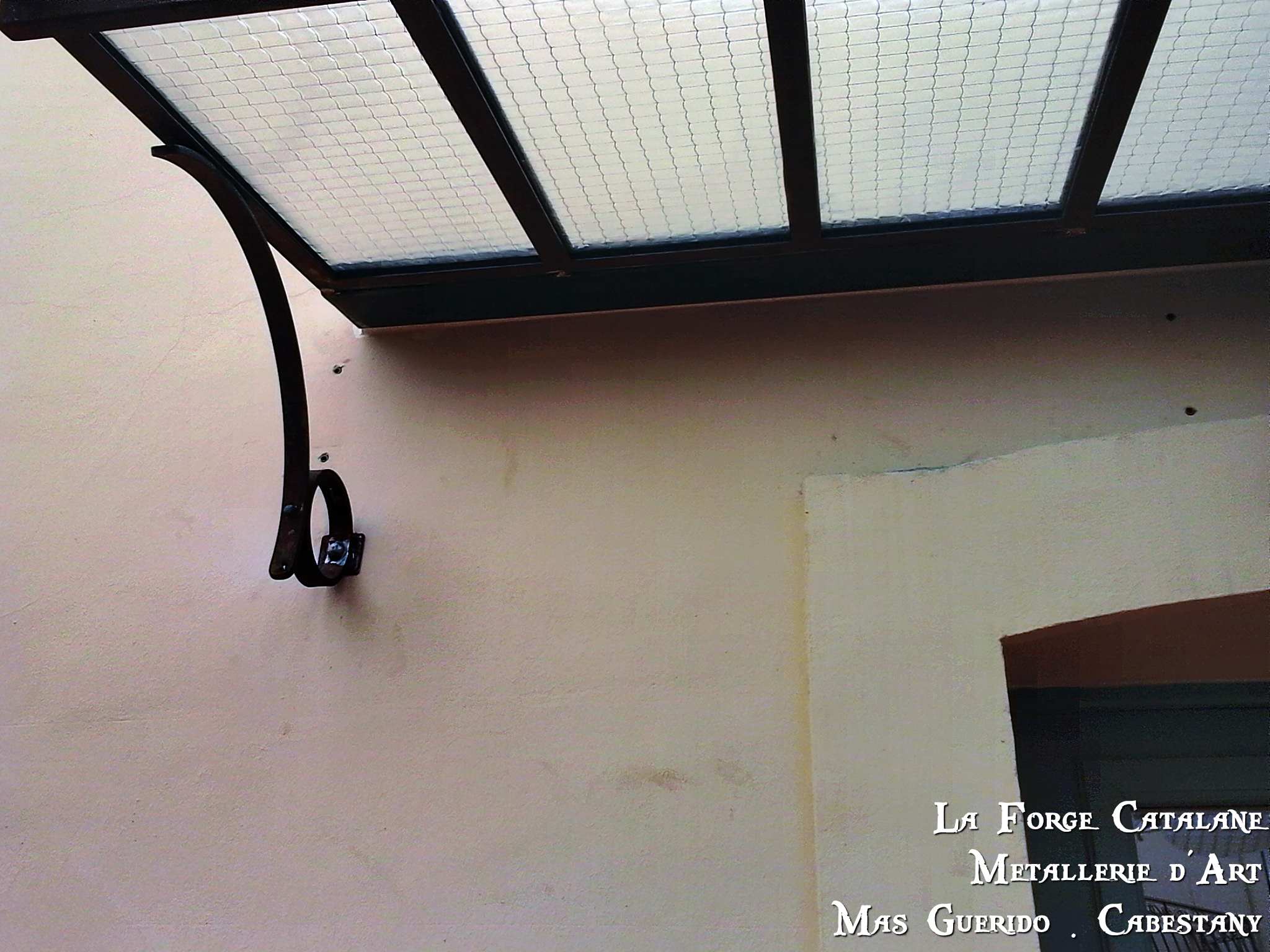 marquise vitree feuillete opalescent forge catalane 3.jpg